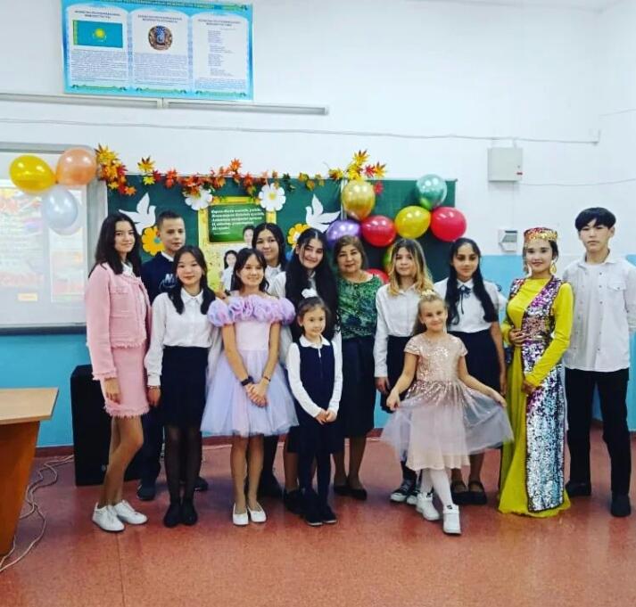Мектебімізде "Ұстаздар мерекесіне" орай ұйымдастырылған іс-шарадан естелік